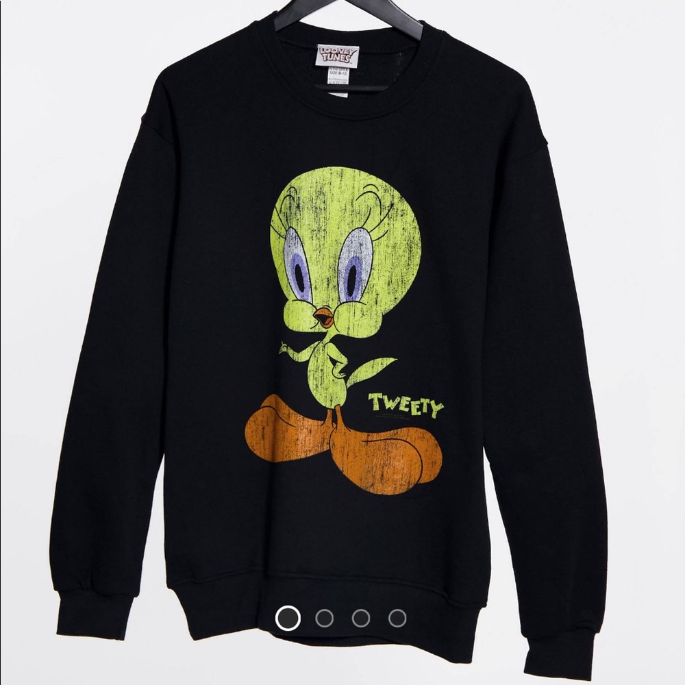 HOST PICK 💕 Tweety oversized sweatshirt